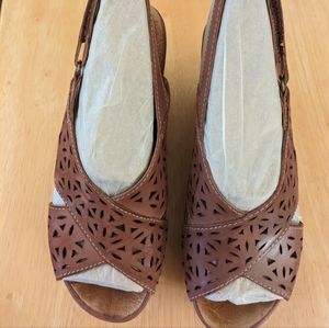 Earth brand platform sandals